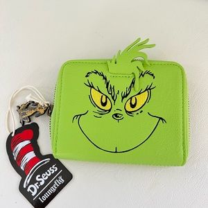 Grinch small wallet NWT By loungefly